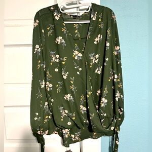 West Kei Delicate Floral Green Women's Blouse